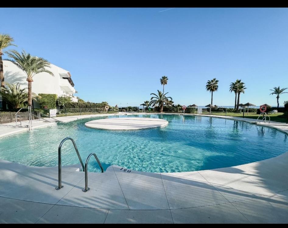 Miraflores Beach - Sea Front - Luxury Apartment Mijas Luaran gambar
